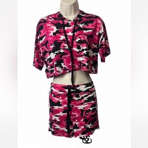 ‎Shorts and Cropped Top Set